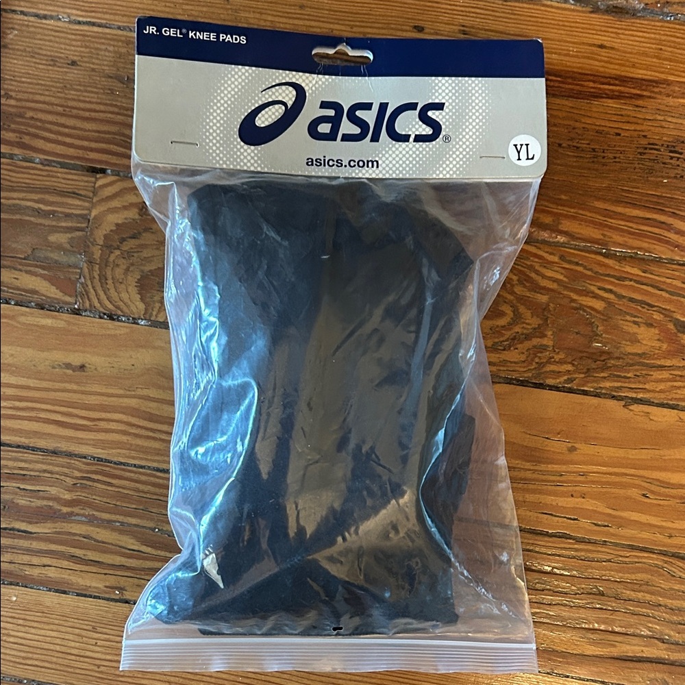 ASICS Black Knee Pads NEW! YOUTH LARGE